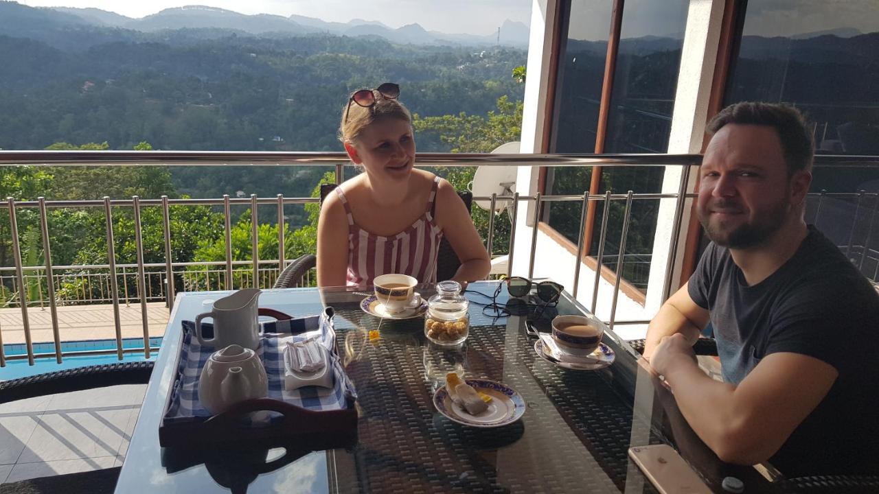 Lotus Villa Kandy 佩勒代尼耶 外观 照片